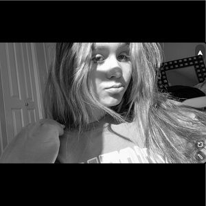 Meet your Posher, Mia